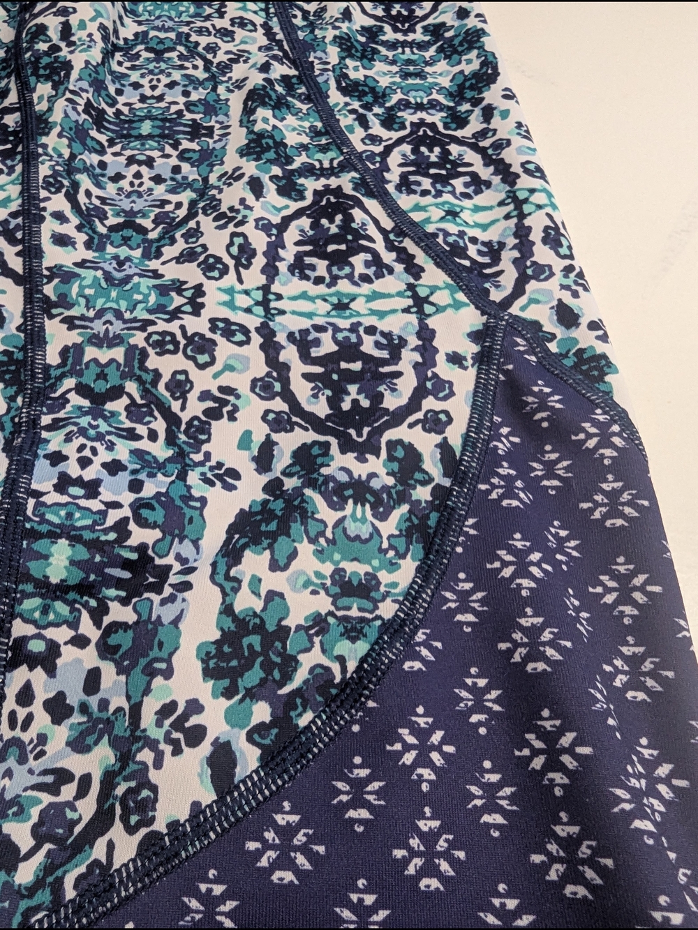 Apana Teal Blue Print Athletic Yoga Leggings Activewear Cropped Womens Size L - Picture 2 of 9